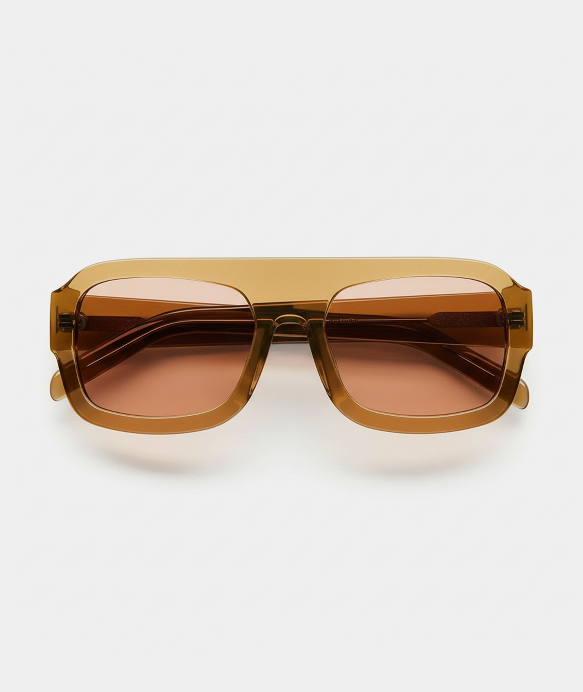 Marlowe bold flat-top square sunglasses in transparent honey brown with amber brown lenses, front view